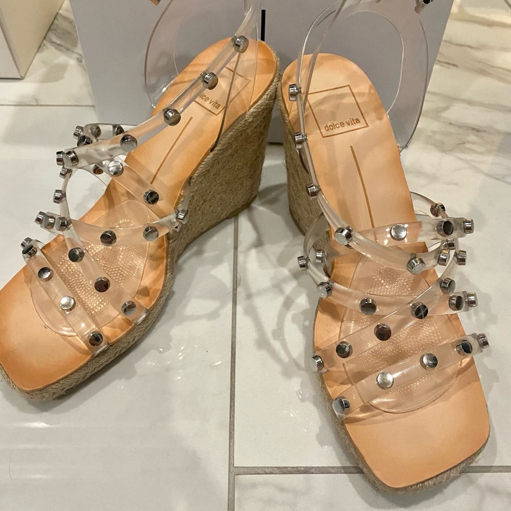 Gorgeous Dolce Vita Maxton Espadrille 
Wedge Sandal 😍
